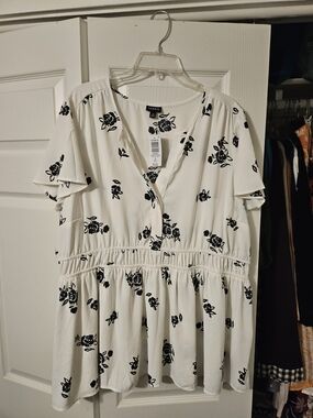 torrid White Top with Black Floral Print and V-Neck
